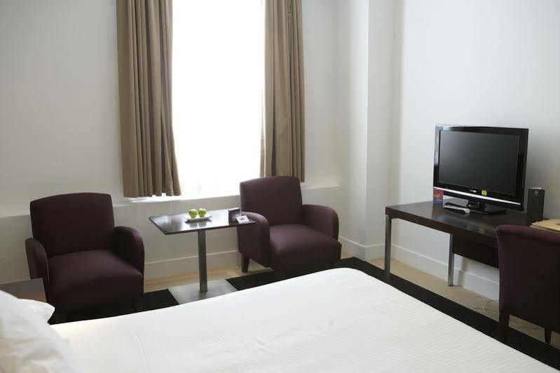 Hotel Causeway Melbourne Exterior photo